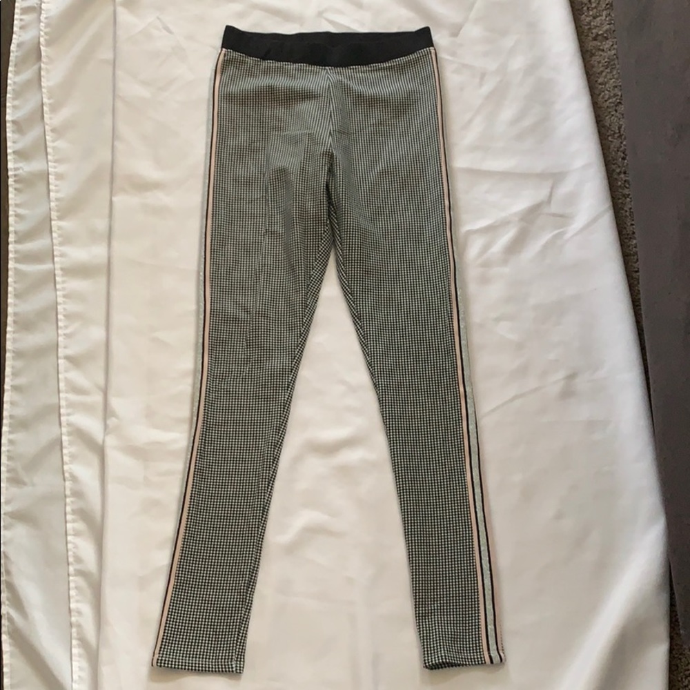 H&m black and white plaid leggings